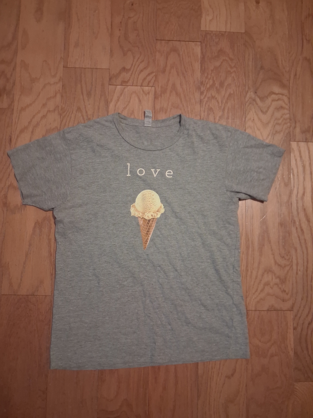 Baskin Robbins. Grey 'Love' Ice Cream Graphic Tee